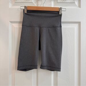 Everlane The Perform Bike Short gray size XS